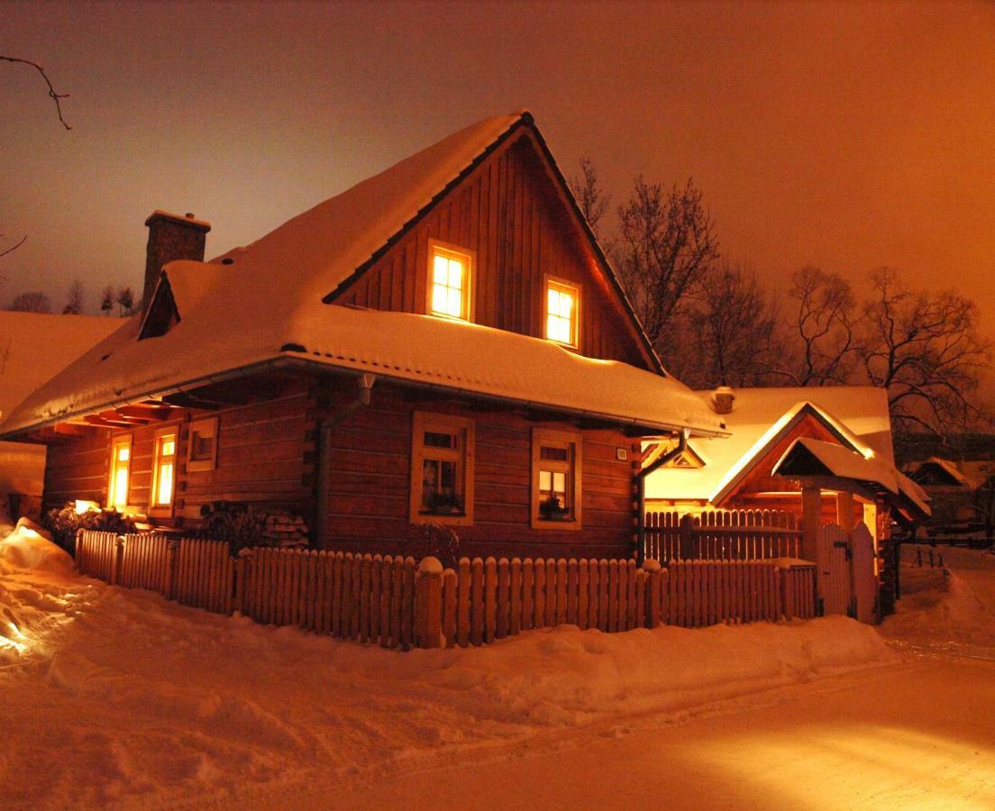 Dvor Magduska Villa Osturna Exterior photo